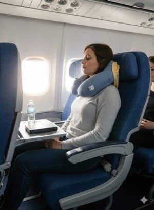 כרית טיסה מתקפלת